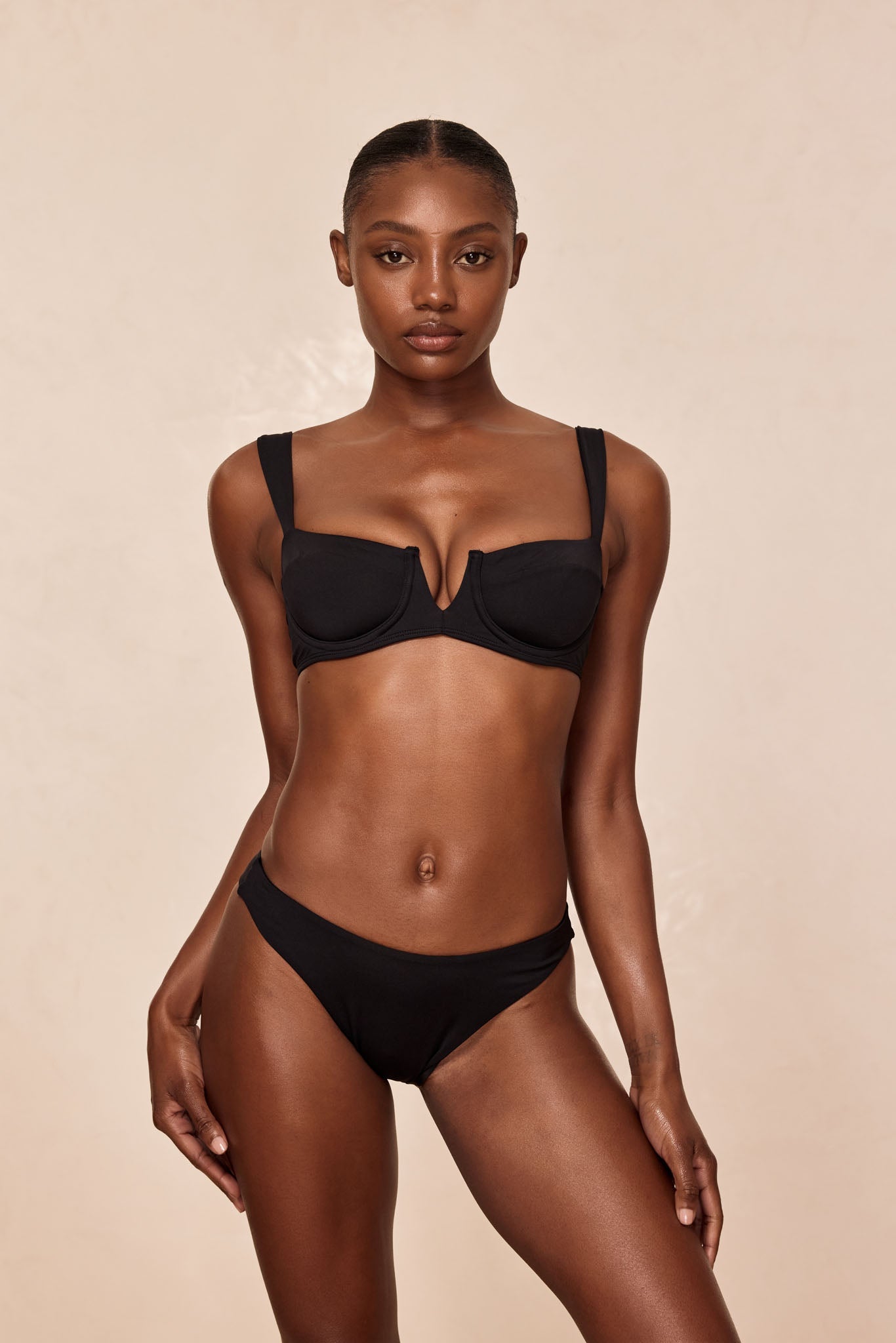 Monday Swimwear CLOVELLY TOP - BLACK
