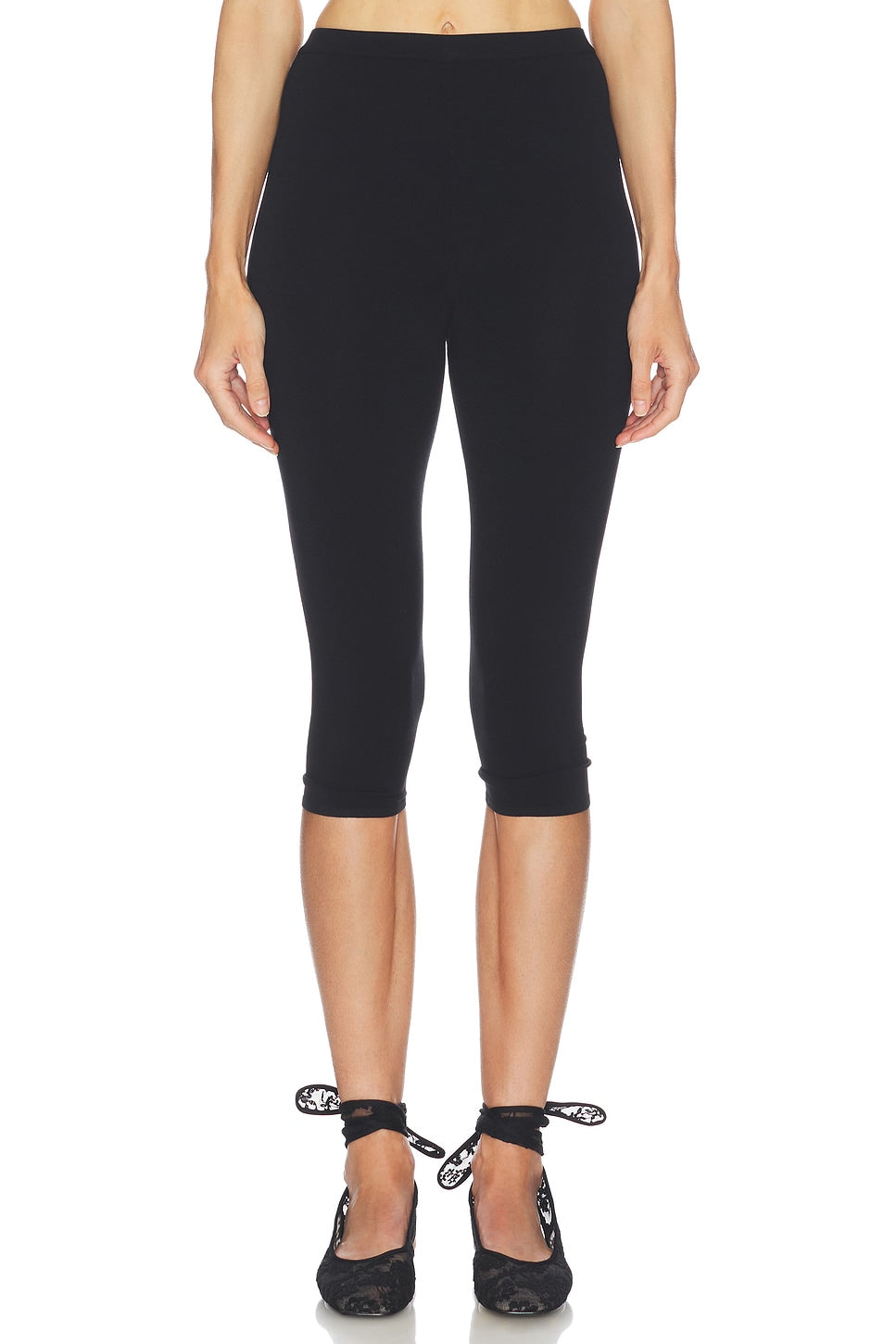 Helsa Beckette Knit Capri in Black