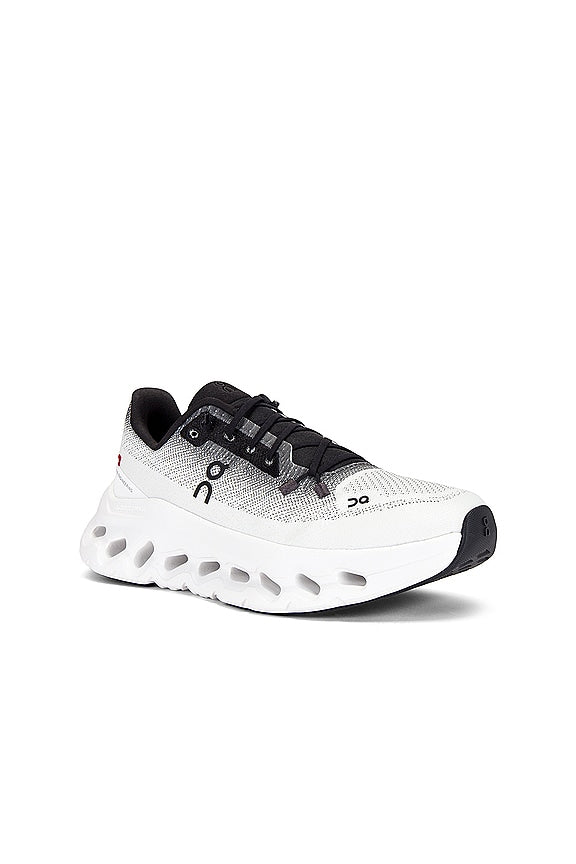 On Cloudtilt Sneaker