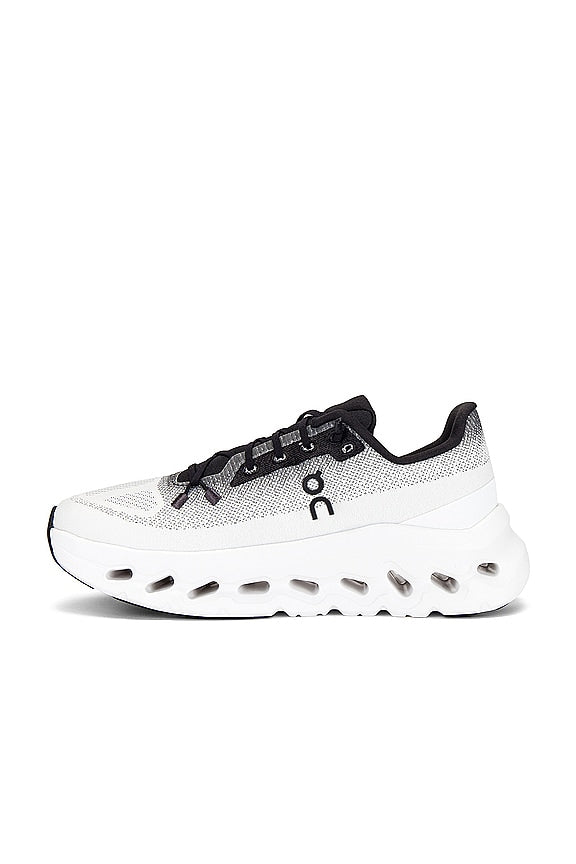 On Cloudtilt Sneaker