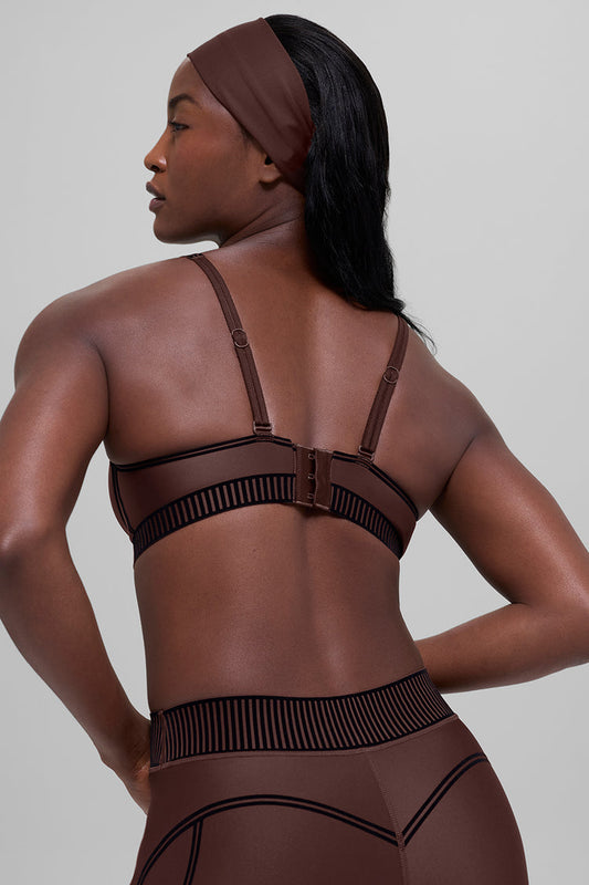 Alo Yoga Airlift Line Up Bra Brownstone